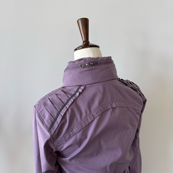 Lululemon 🍋 Light Weight Purple Hooded Jacket - Picture 5 of 13